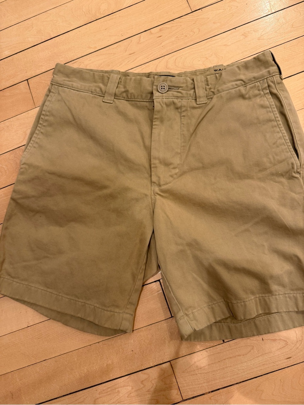 J CREW Men's Khaki Cotton Chino Shorts Waist 29 inches 7 inch inseam EUC